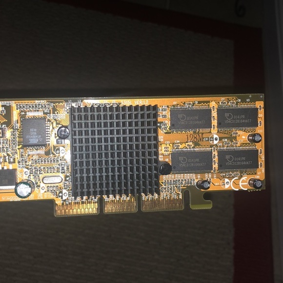 VGA 128 Video graphics card used - Picture 8 of 9